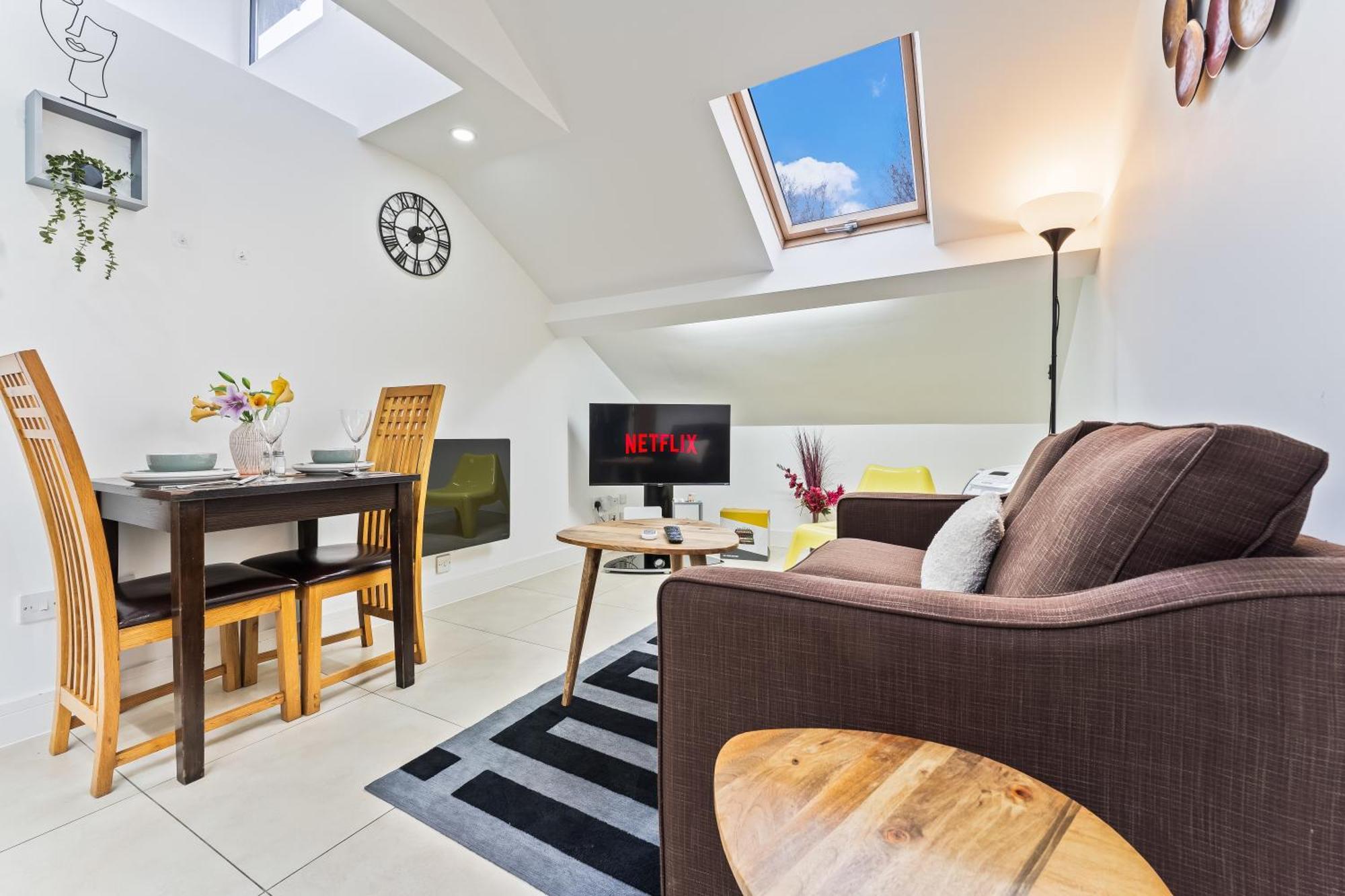 Exquisite 2-Bedroom Penthouse-Sleeps 7-Free Parking With Workstations & High-Speed Wifi Μπέρμιγχαμ Εξωτερικό φωτογραφία