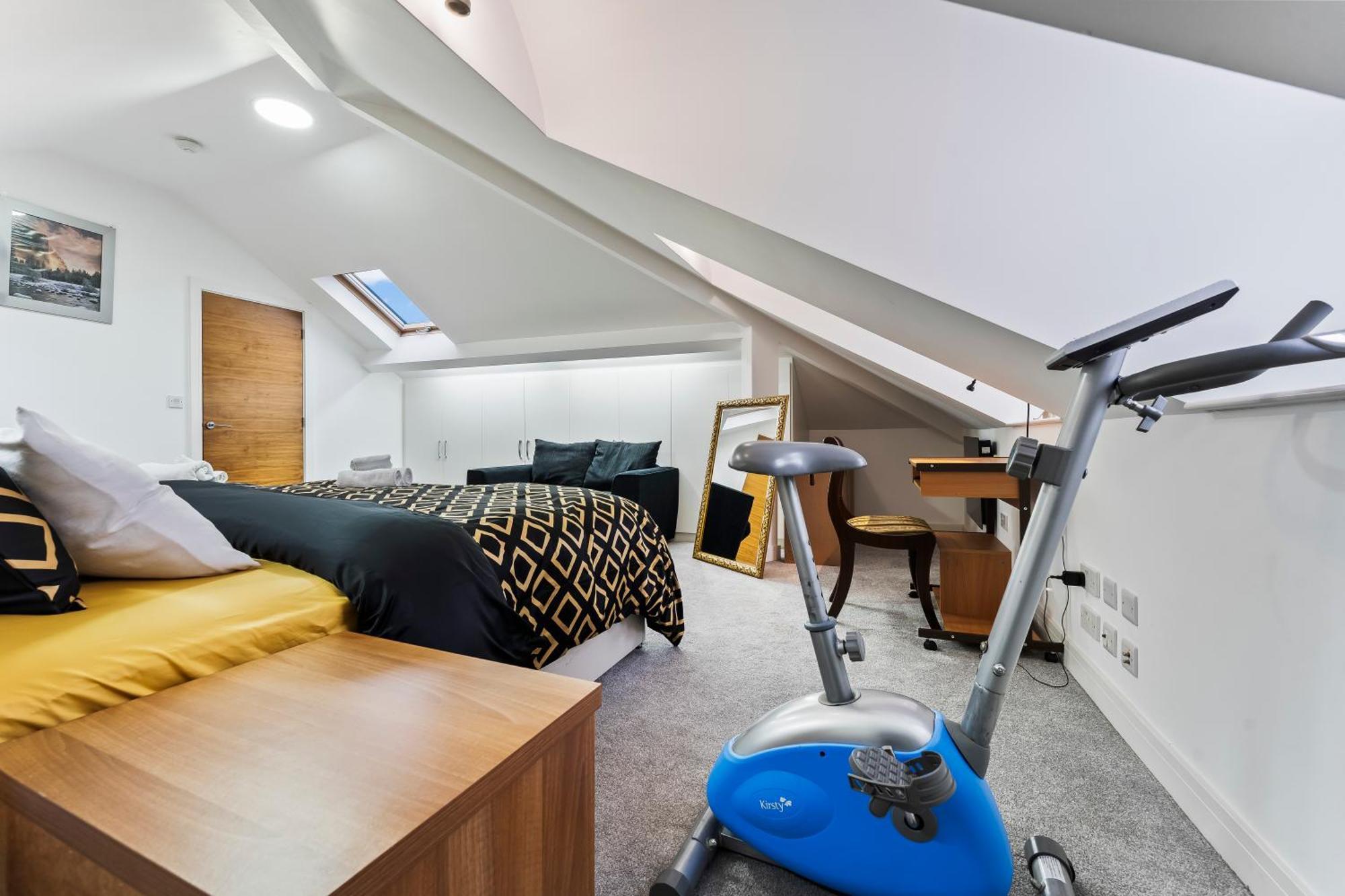 Exquisite 2-Bedroom Penthouse-Sleeps 7-Free Parking With Workstations & High-Speed Wifi Μπέρμιγχαμ Εξωτερικό φωτογραφία