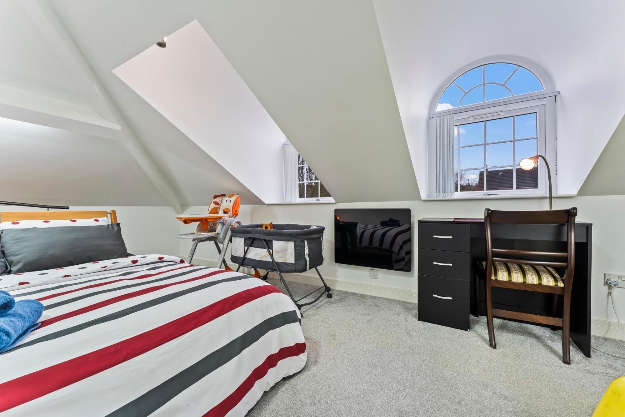 Exquisite 2-Bedroom Penthouse-Sleeps 7-Free Parking With Workstations & High-Speed Wifi Μπέρμιγχαμ Εξωτερικό φωτογραφία
