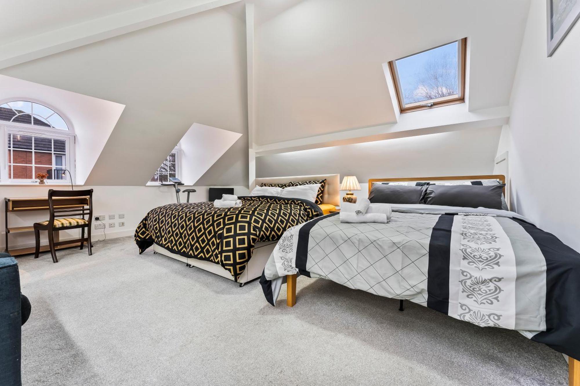 Exquisite 2-Bedroom Penthouse-Sleeps 7-Free Parking With Workstations & High-Speed Wifi Μπέρμιγχαμ Εξωτερικό φωτογραφία