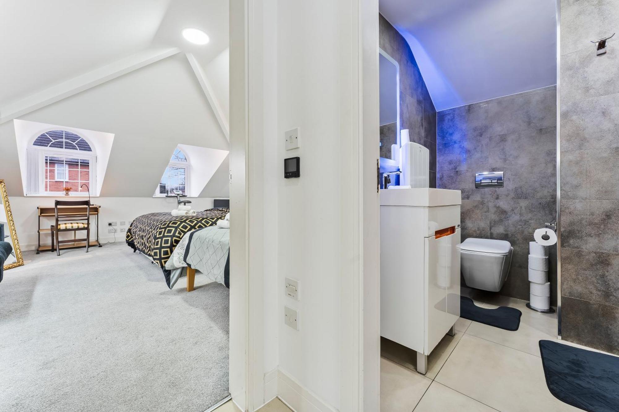 Exquisite 2-Bedroom Penthouse-Sleeps 7-Free Parking With Workstations & High-Speed Wifi Μπέρμιγχαμ Εξωτερικό φωτογραφία