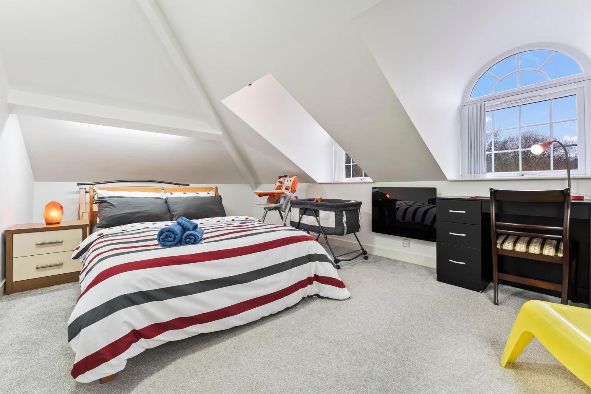 Exquisite 2-Bedroom Penthouse-Sleeps 7-Free Parking With Workstations & High-Speed Wifi Μπέρμιγχαμ Εξωτερικό φωτογραφία