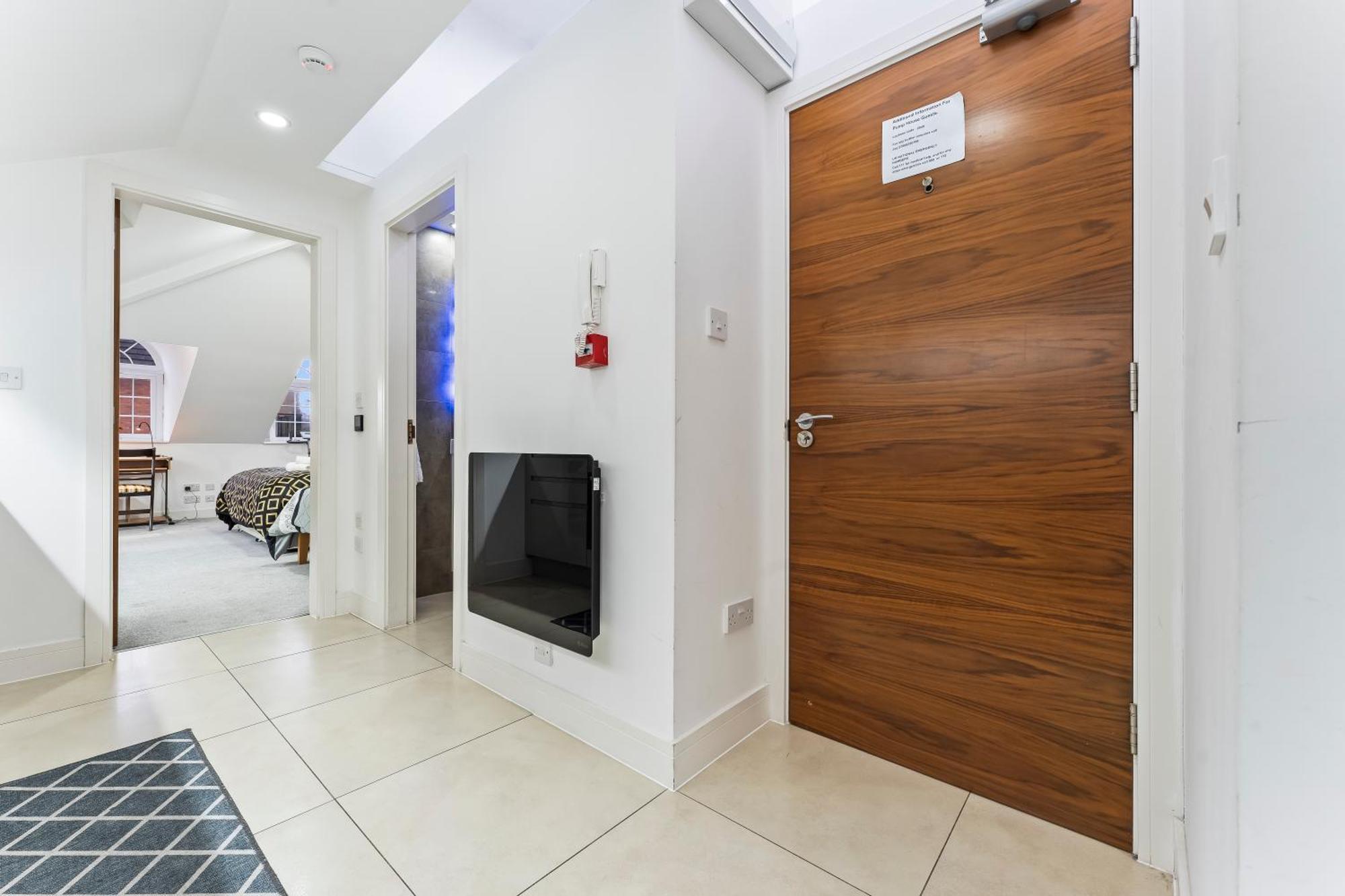 Exquisite 2-Bedroom Penthouse-Sleeps 7-Free Parking With Workstations & High-Speed Wifi Μπέρμιγχαμ Εξωτερικό φωτογραφία
