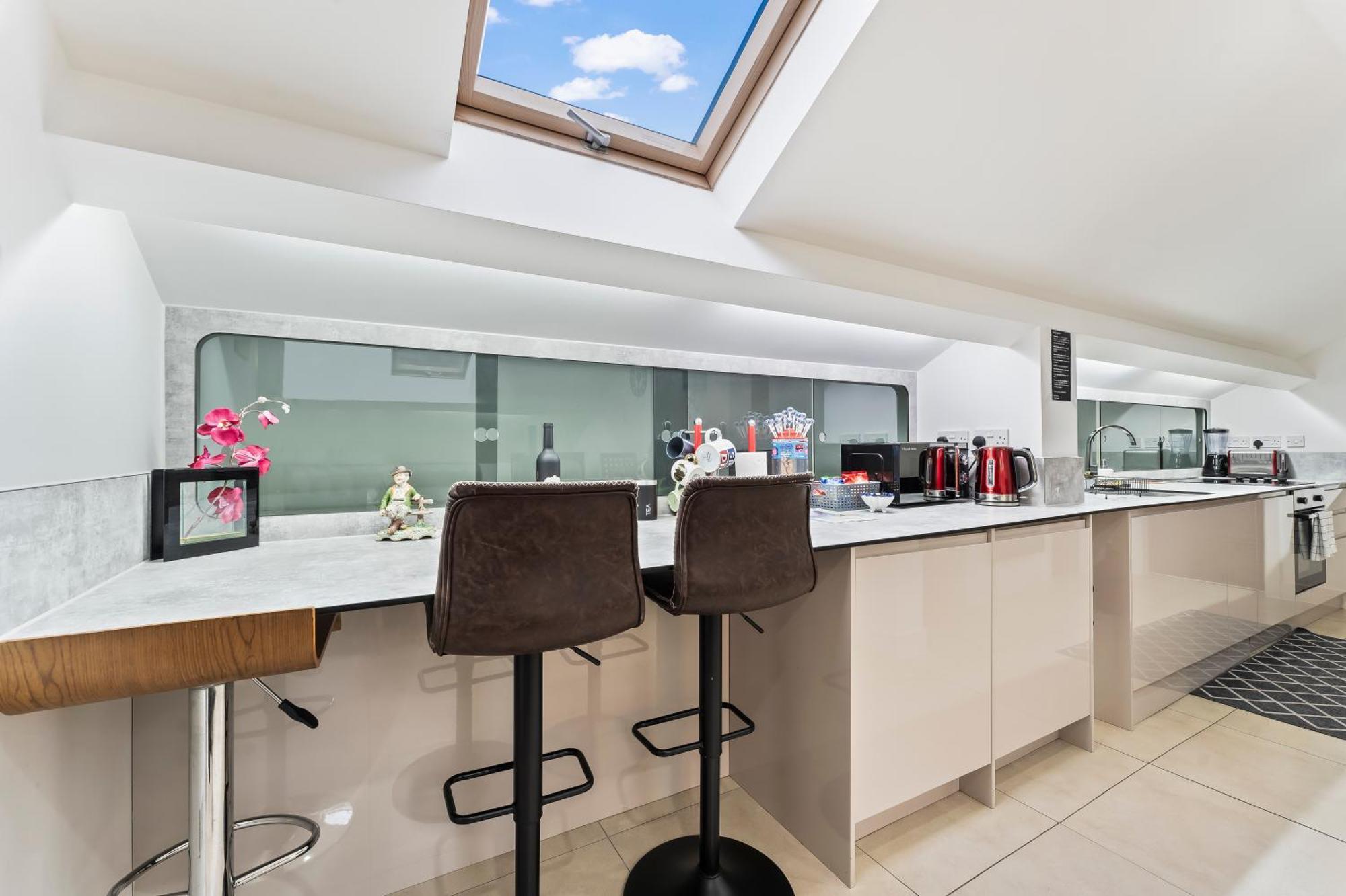 Exquisite 2-Bedroom Penthouse-Sleeps 7-Free Parking With Workstations & High-Speed Wifi Μπέρμιγχαμ Εξωτερικό φωτογραφία
