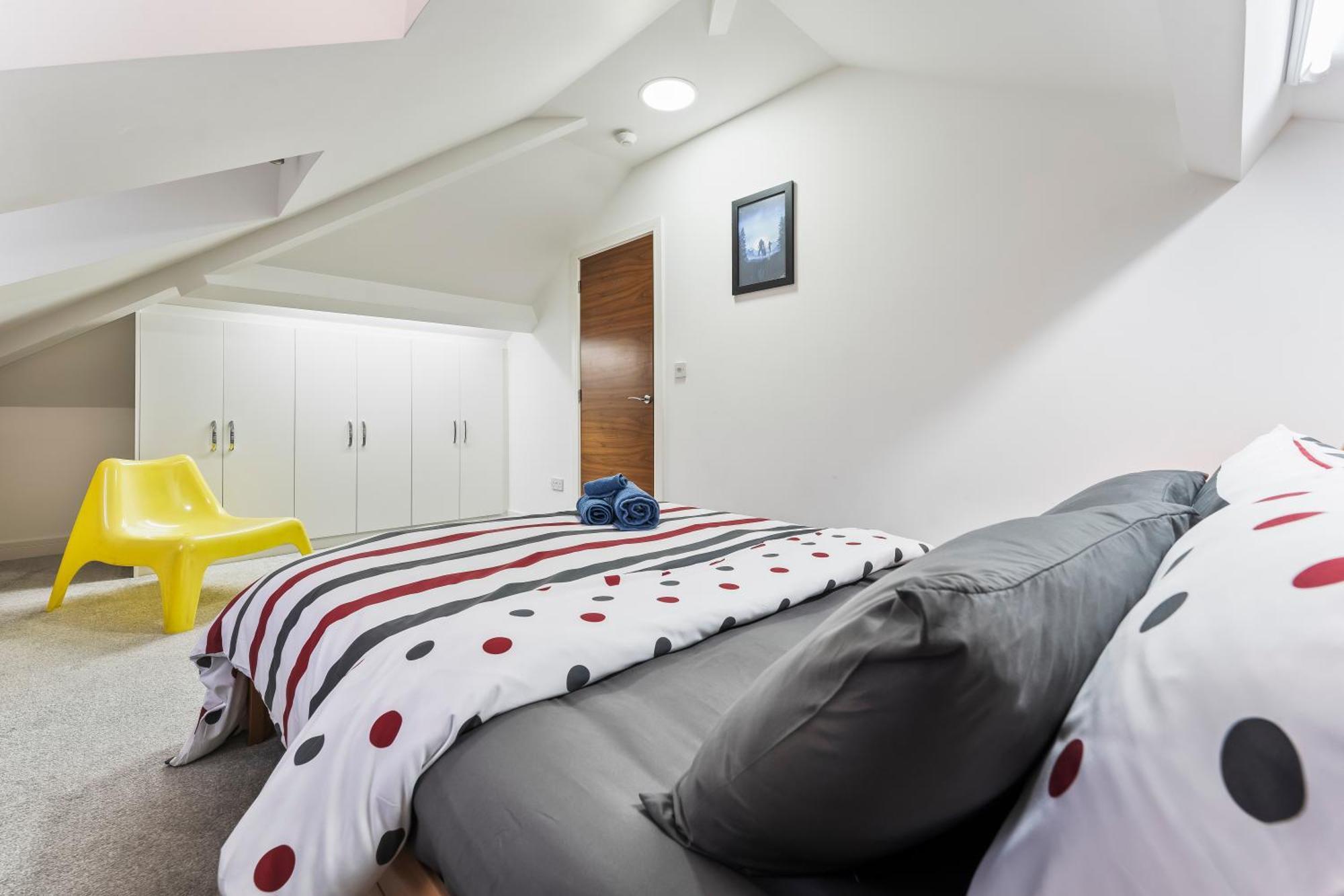 Exquisite 2-Bedroom Penthouse-Sleeps 7-Free Parking With Workstations & High-Speed Wifi Μπέρμιγχαμ Εξωτερικό φωτογραφία